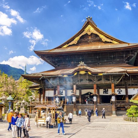 Đền Zenkoji Đền Zenkoji