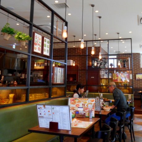 Cafe Bar Foret ở thị trấn Mori Cafe Bar Foret ở thị trấn Mori