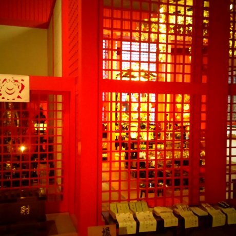 The Beauty of Honpukuji Temple The Beauty of Honpukuji Temple